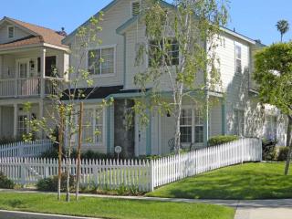 301 Bennett Ave, Glendora, CA 91741-2646