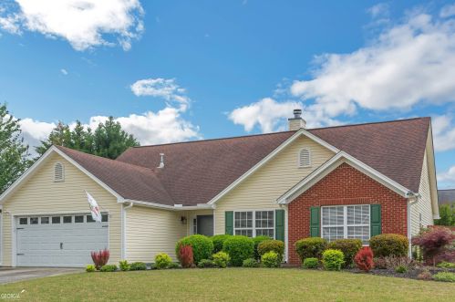 3947 Rock Hollow Dr, Loganville, GA 30052-6679