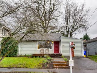 9035 Polk Ave, Portland OR  97203-2340 exterior