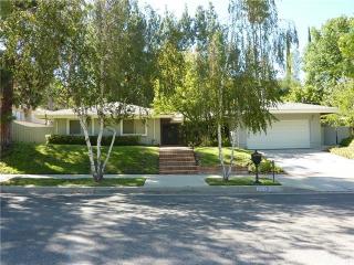 22414 Dardenne St, Calabasas, CA 91302-5820