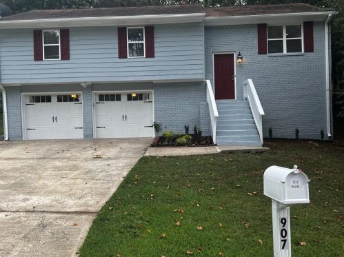 907 Bimini Ln, Forest Park, GA 30297-3405