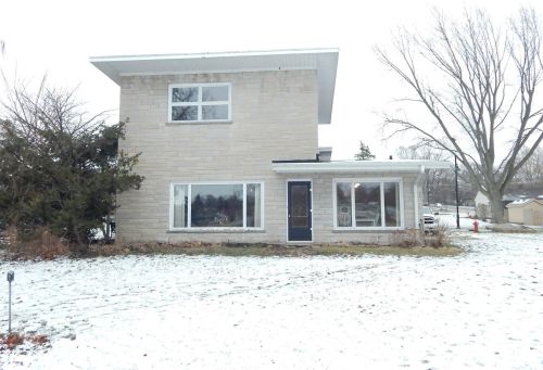 34 River St, South Elgin, IL 60177-1753