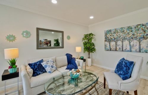 1053 Douglas Ct, San Leandro CA  94577-1469 exterior