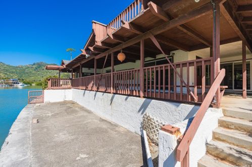 6897 Niumalu Loop, Honolulu HI  96825-1646 exterior