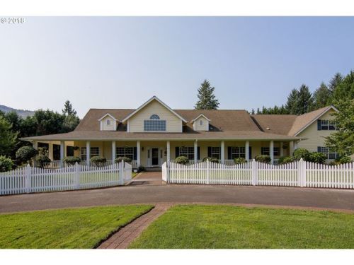 43794 Greenwood Village Dr, Leaburg, OR 97489-9623