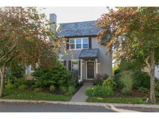 2215 Edgewood Pl, Portland, OR 97229-7618