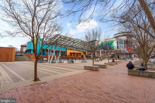 1118 Dl Dr, Silver Spring MD 20910-1601 exterior