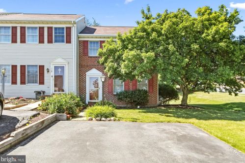 105 Harvest Dr, York, PA 17404-8319