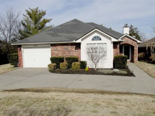 202 Cameron Ct, Hermitage, TN 37076-1353