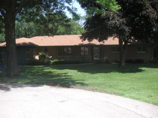 6820 Serenity Cir, Rockford, IL 61102-1150