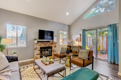 230 Birch Creek Dr, Pleasanton, CA 94566-6781