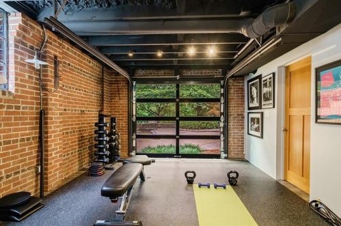 2858 Hl Dr, Atlanta GA  30305-3422 exterior
