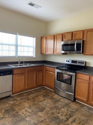 109 Hawkeye Ln, Conyers GA  30012-3678 exterior