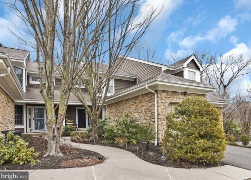 22 Countryside Dr, Princeton, NJ 08540-9406