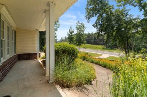 6888 Lanier Islands Pkwy, Buford, GA 30518-1467