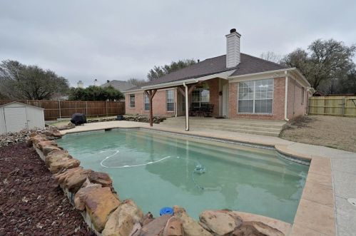 7901 Old Hickory Dr, Fort Worth TX  76182-6024 exterior