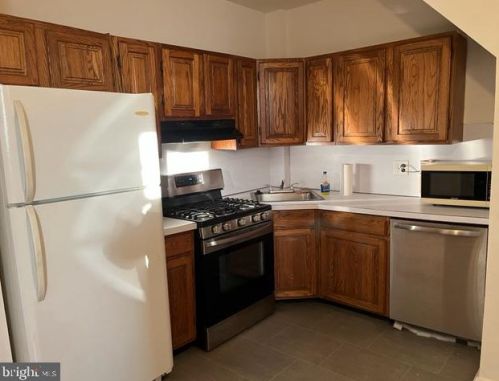 1449 8th St, Philadelphia PA  19122-3501 exterior