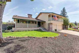 1875 School St, Moraga, CA 94556-1740