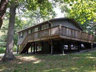 115 Bournemouth Rd, Ozone, TN 37854-5709