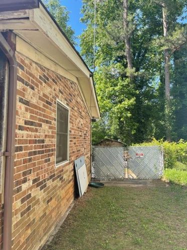 1251 Carolyn St, Marietta GA  30062-3551 exterior