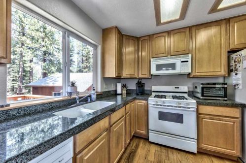 14575 Donnington Ln, Truckee CA  96161-2200 exterior