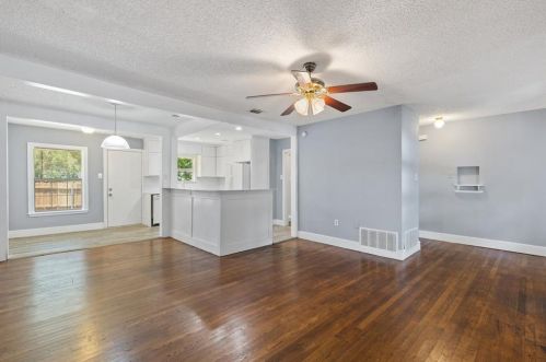 1635 3 St, Irving TX  75060-2503 exterior