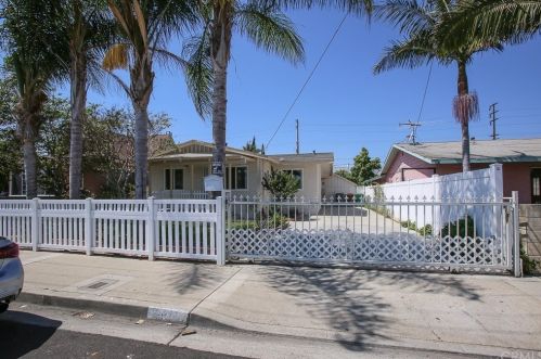 2401 Stanford St, Santa Ana CA  92704-3528 exterior
