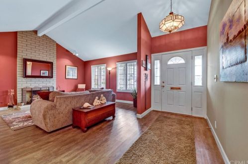 18301 Gifford St, Santa Ana, CA 92708-5743