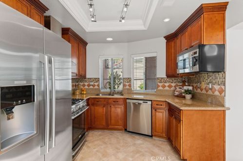 31 Del Perlatto, Irvine CA  92614-5359 exterior