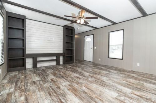 200 Rogers Trl, Halsted, TX 78945-5462