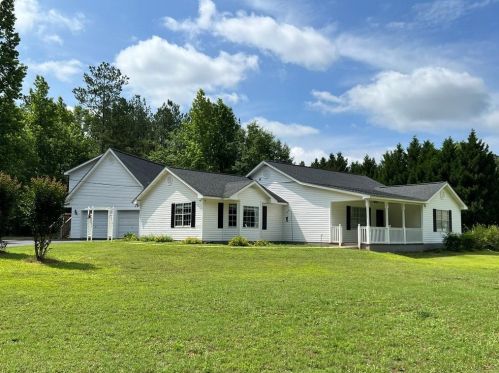 135 River Shoals Ct, Porterdale, GA 30016-5211