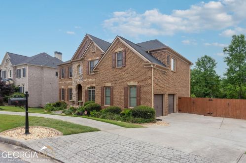 327 Hepburn Dr, Atlanta, GA 30349-1031