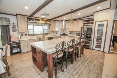 2645 Fairway Dr, Angleton TX 77515-7396 exterior