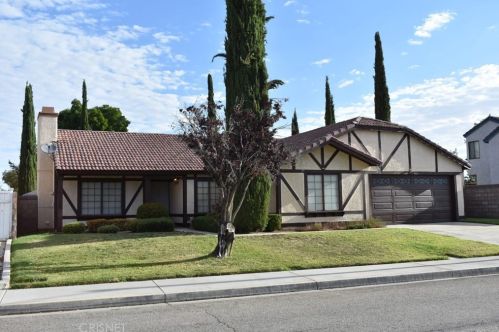 1665 Newgrove St, Lancaster, CA 93535-3445