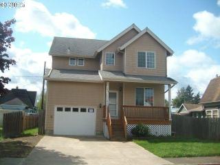 242 Railroad St, Sheridan, OR 97378-1745