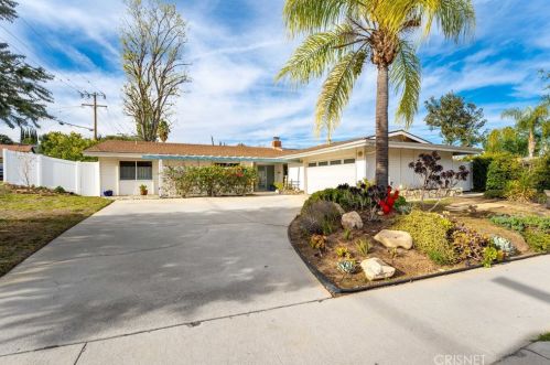 22389 Liberty Bell Rd, Calabasas, CA 91302-5136