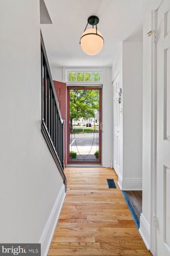 6431 Franconia Ct, Springfield VA  22150-1204 exterior