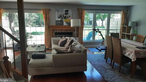 7 Towpath Ct, Princeton NJ  08540-7051 exterior