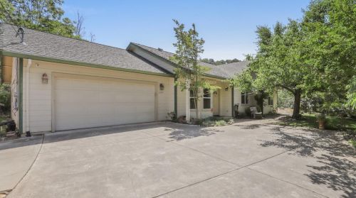 3299 Dunn Rd, Valley Springs, CA 95252-9284