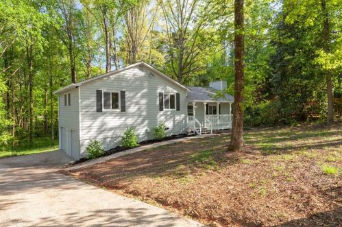 748 Toonigh Rd, Holly Springs, GA 30115-8308