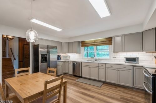 160 Klinesville Rd, Flemington, NJ 08822-5660
