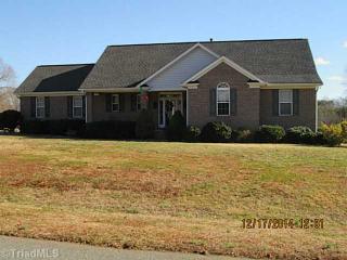 8398 Hunting Ct, Stokesdale, NC 27357-7801