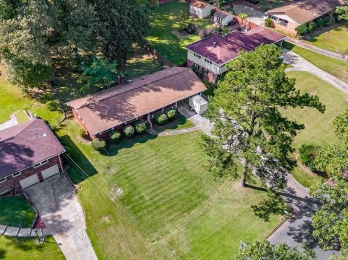 2985 Meadow Lark Dr, Atlanta GA  30344-4033 exterior