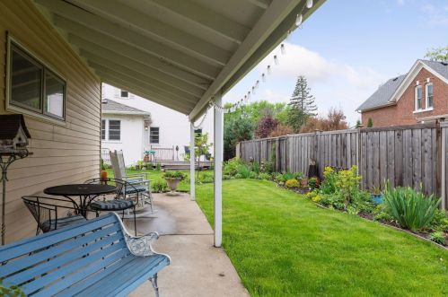 879 Hoyt Ave, Saint Paul MN  55106-1042 exterior