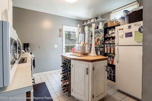 703 6 Ave, Tinton Falls NJ 07712-5348 exterior