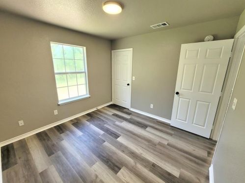 200 Locust, Angleton TX 77515-4339 exterior