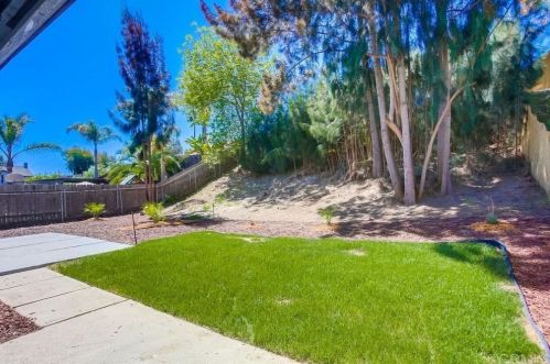 1461 Darwin Dr, Oceanside CA  92056-3042 exterior