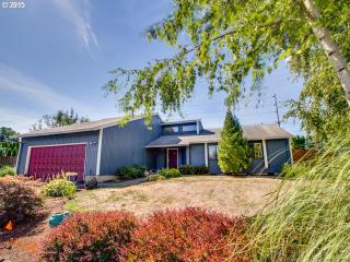 3430 28th Ct, Damascus, OR 97080