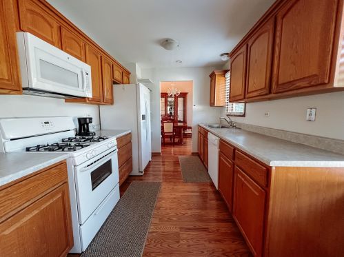 2561 Springdale Cir, Naperville, IL 60564-8732