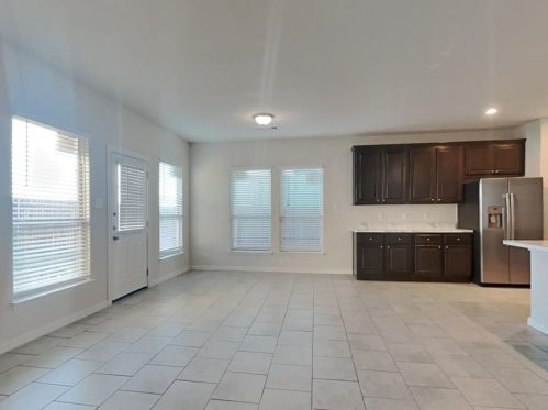 332 Marble Creek Dr, Fort Worth TX  76131 exterior